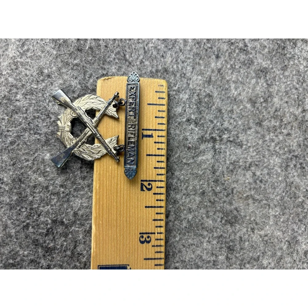 Early‎ WW2 US Army USMC Expert Rifleman Badge Pin Military